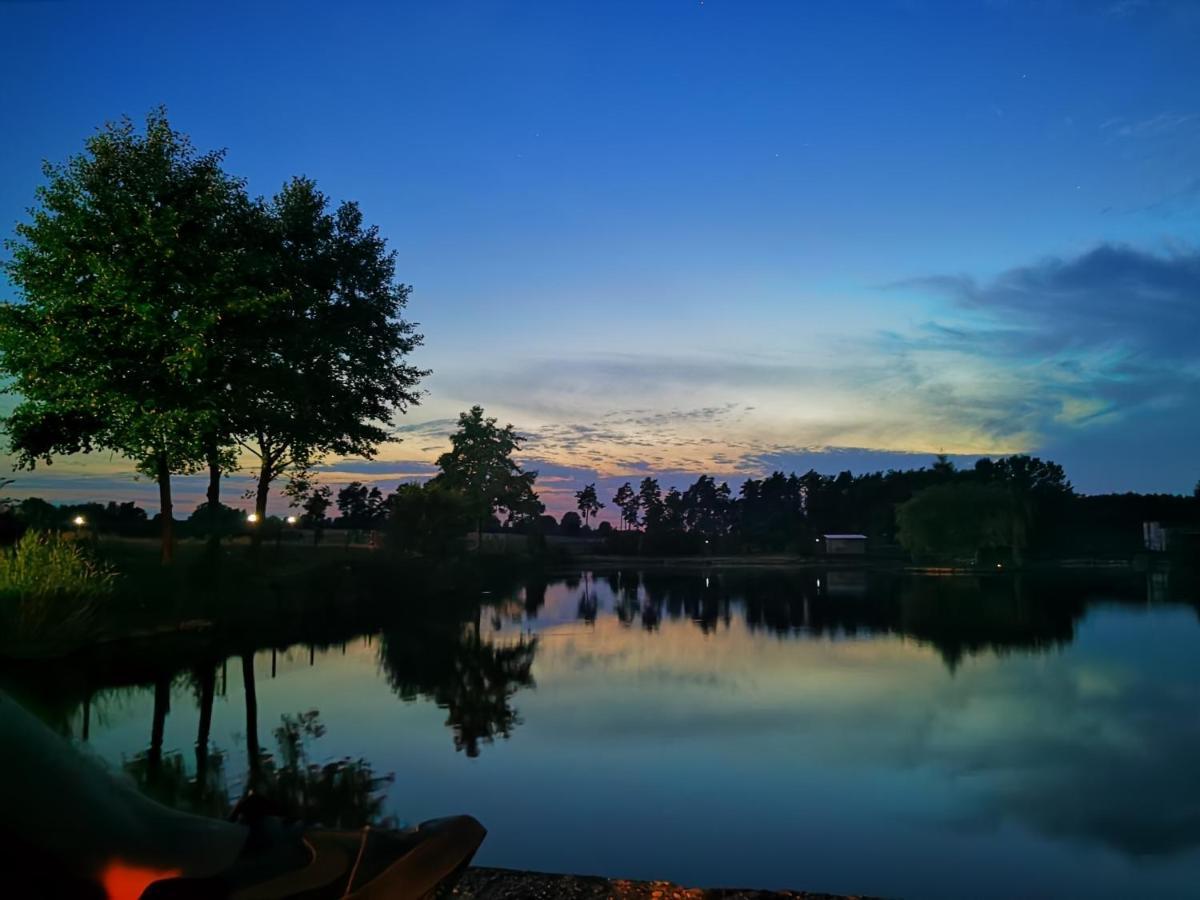 Agrowczasy Nad Stawem Villa Gartatowice Bagian luar foto