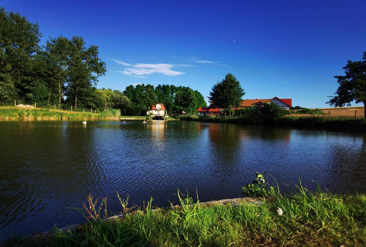 Agrowczasy Nad Stawem Villa Gartatowice Bagian luar foto