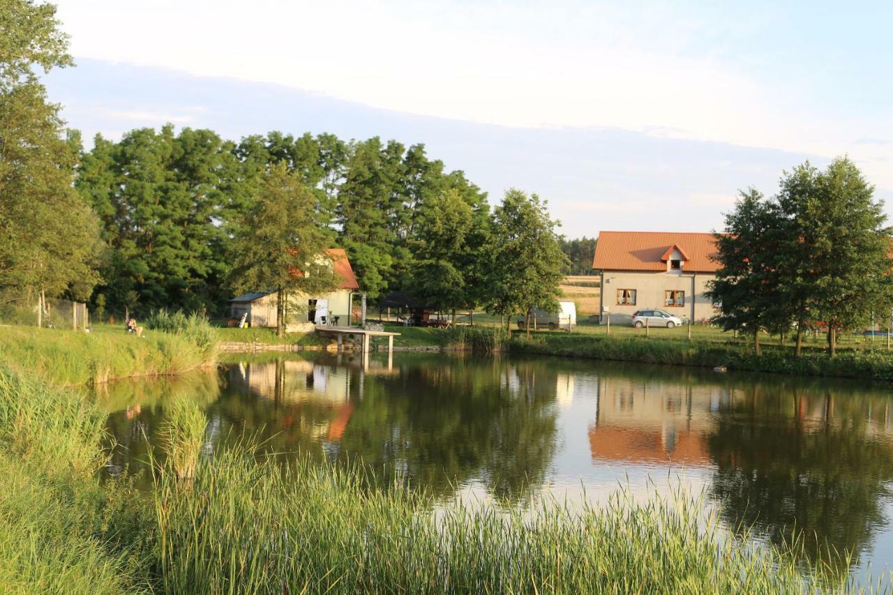 Agrowczasy Nad Stawem Villa Gartatowice Bagian luar foto